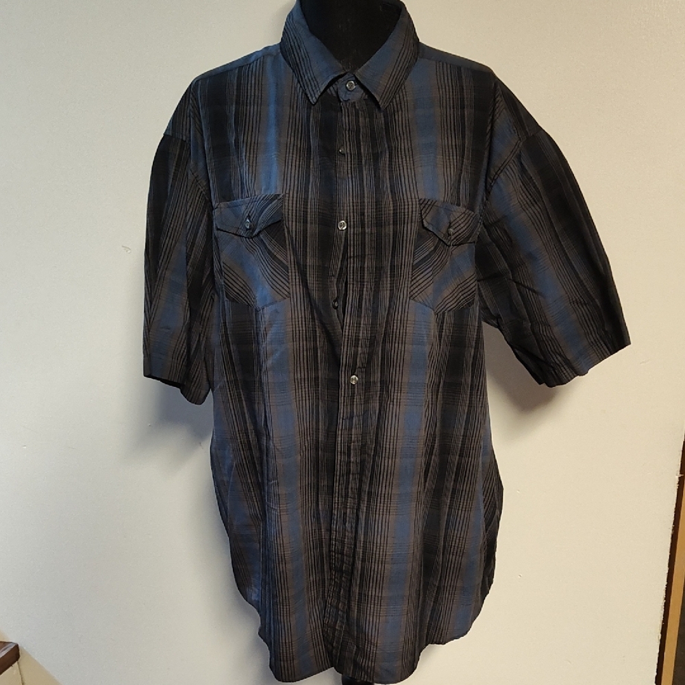 Beverly Hills Polo Club Men's Black and Blue Striped Shirt